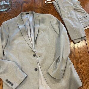 jf j.ferrar Gray Classic Suit
